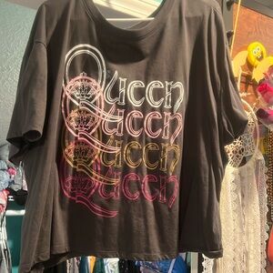 Torrid 3x queen crop tshirt